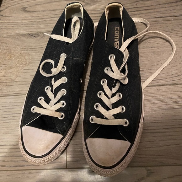 Size 8 chucks - Picture 2 of 3